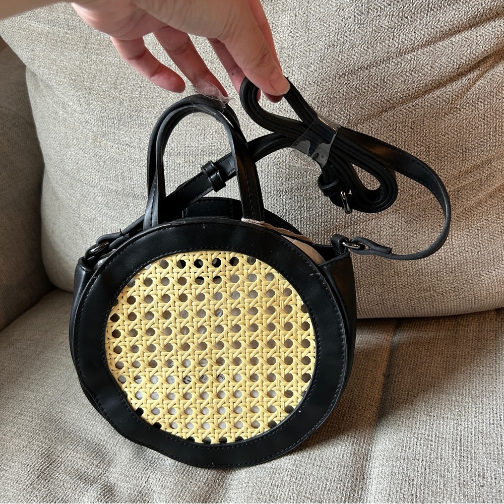 A New Day Circle Black and Tan Woven Crossbody NWT - Picture 2 of 6